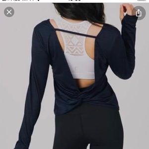 Zyia V back RARE long sleeve shirt w thumb holes - fits small-medium (size XL)